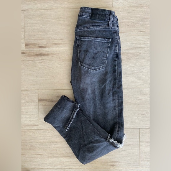 Levi’s High Rise Skinny - Picture 2 of 2